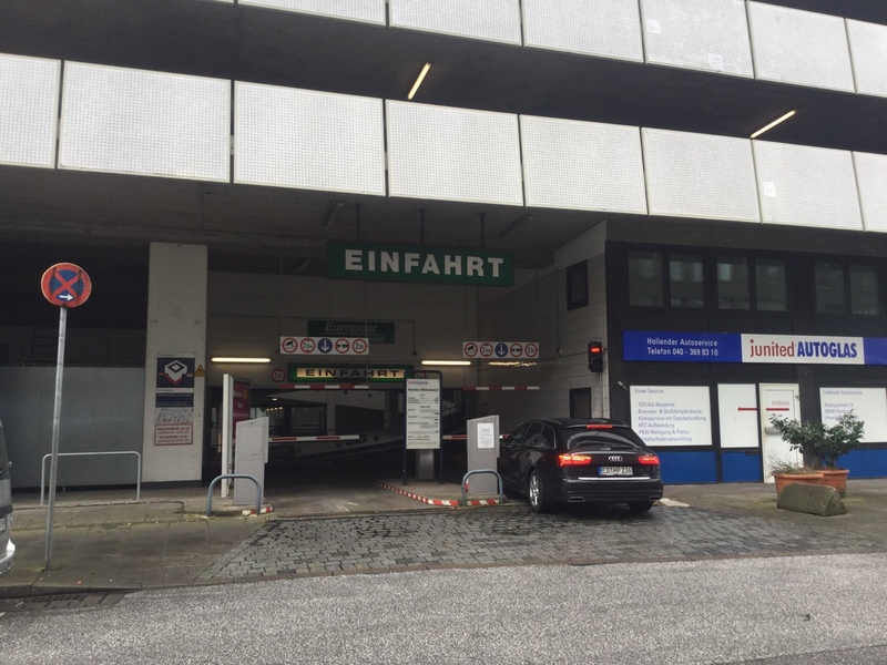 Street view of Parkhaus Rödingsmarkt