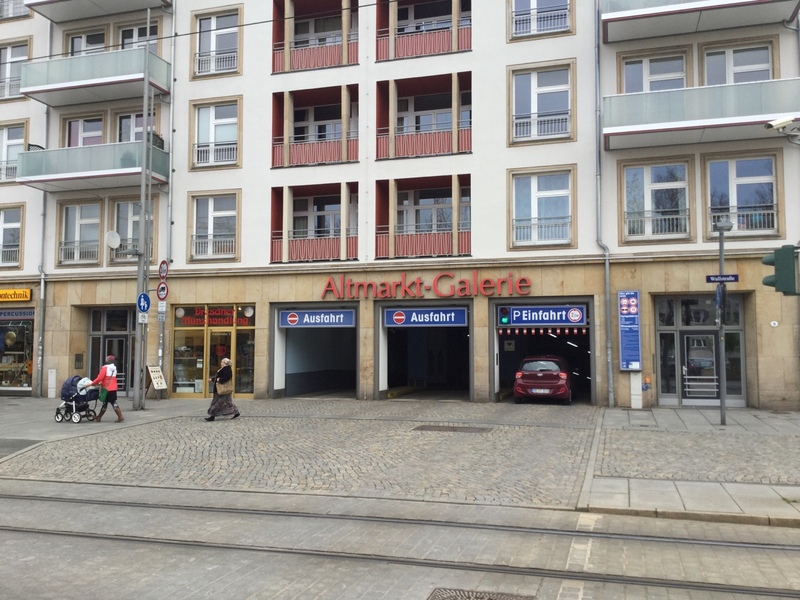 Street view of Altmarkt-Galerie