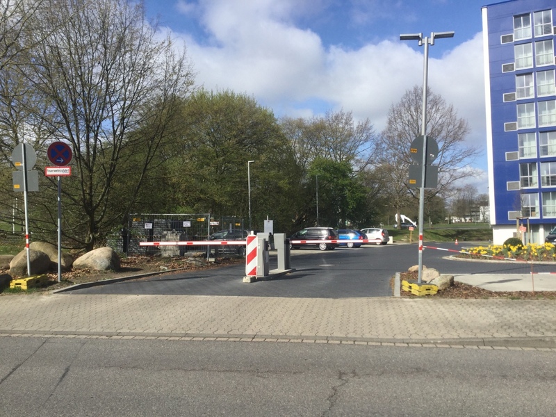 Street view of Leonardo Hotel