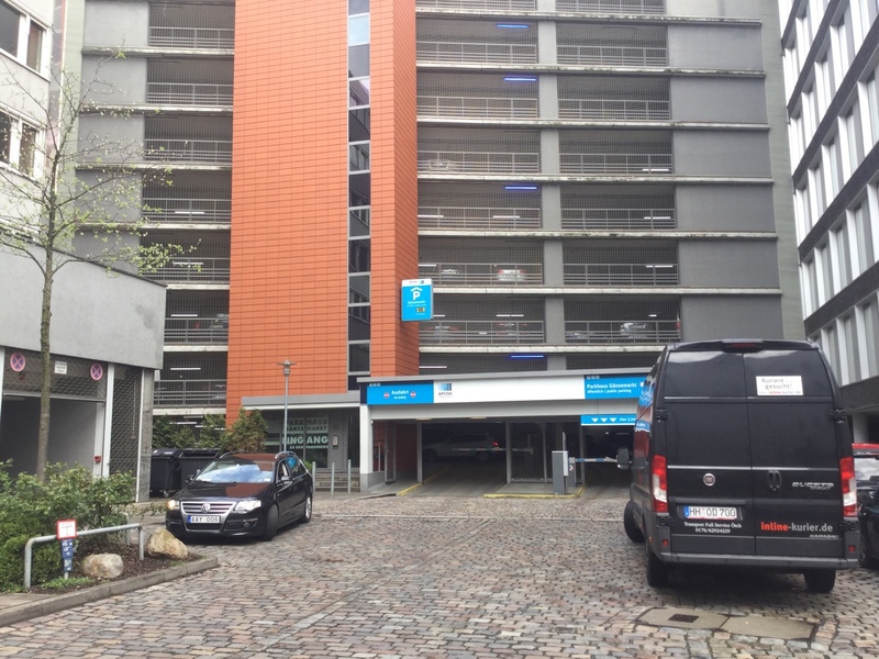 Street view of Parkhaus Gänsemarkt (Messe - Ost)