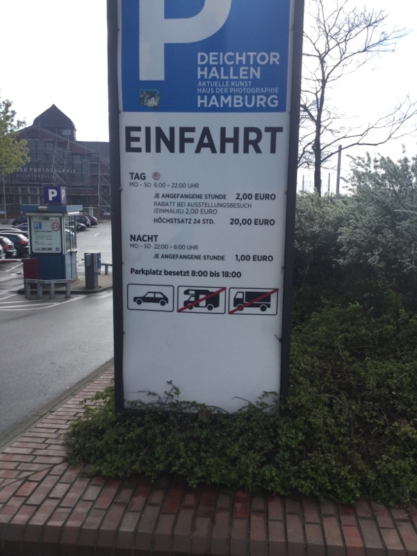 Street view of Deichtor Hallen