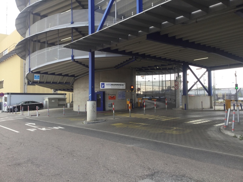 Street view of Hauptbahnhof P2 Parkhaus