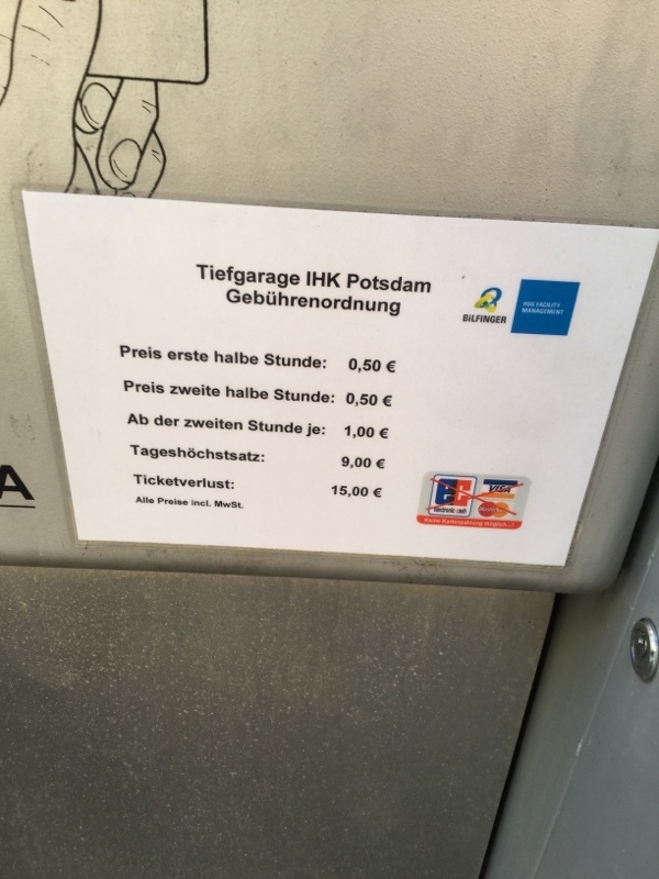 Street view of Industrie- und Handelskammer