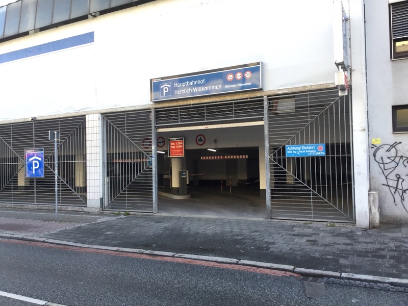 Street view of Haubtbanhof