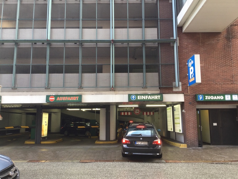 Street view of Kaufhof (Galeria Kaufhof)