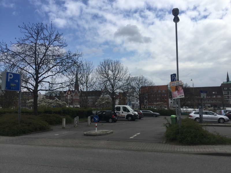 Street view of Lastadie Parking Lot