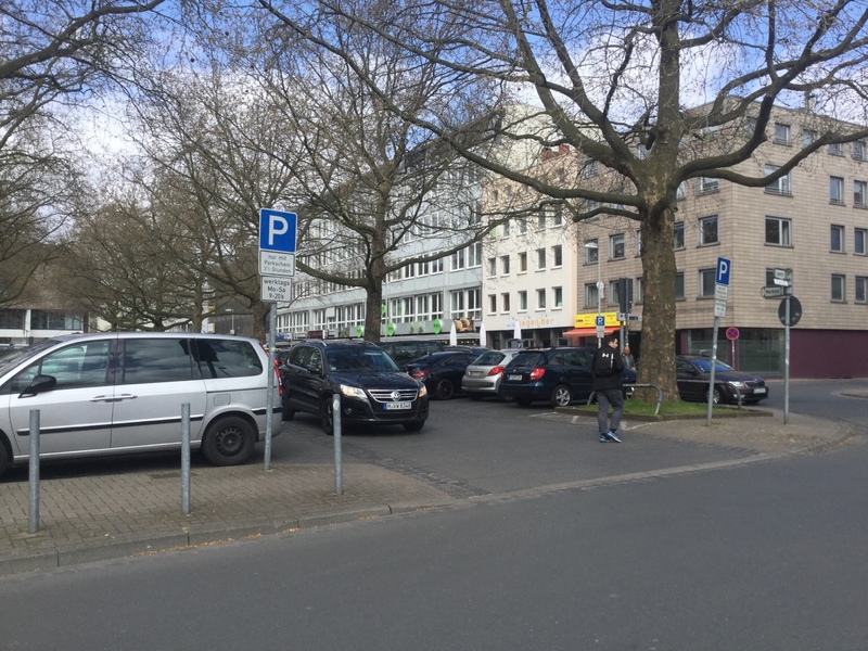 Street view of Köbelinger Markt  Parking Lot