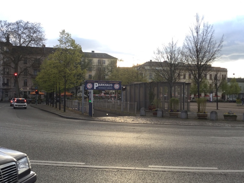 Street view of Park Sanssouci/ Luisenplatz