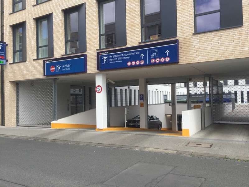 Street view of Hauptbahnhof Auguststraße