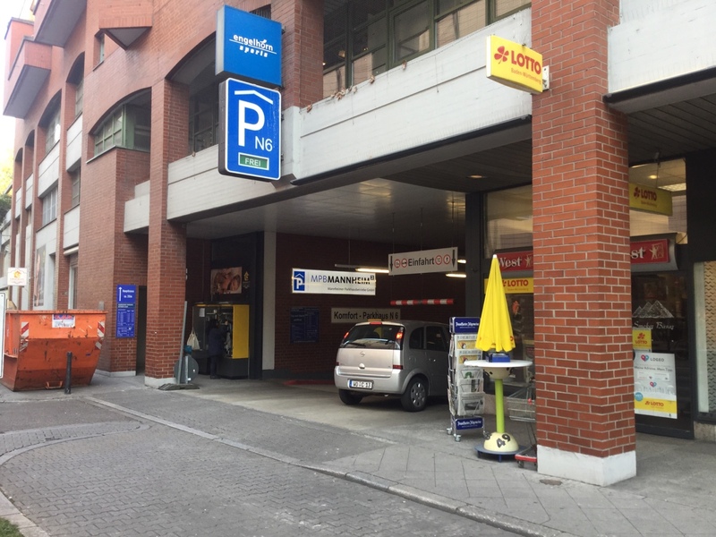 Street view of Komfort-Parkhaus N6