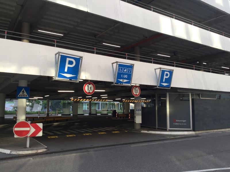 Street view of Breuninger