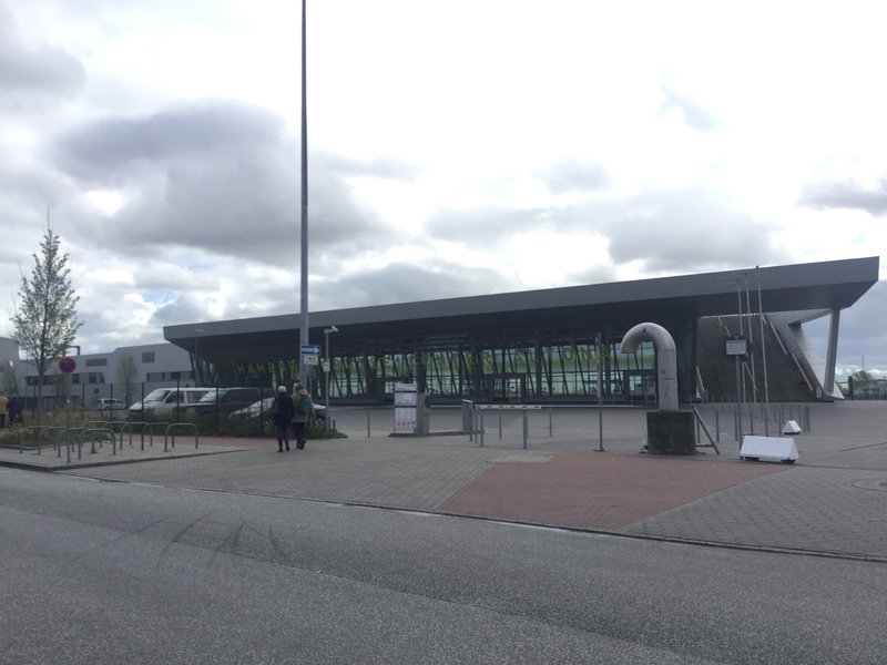 Street view of Parkplatz Kreuzefahrtterminal Altona