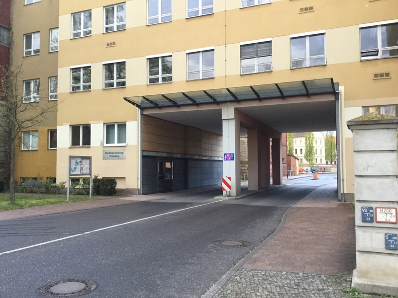 Street view of Karstadt/Zentrum