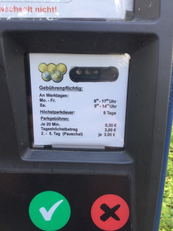 Street view of Theodor-Kutzer-Ufer Parkplatz