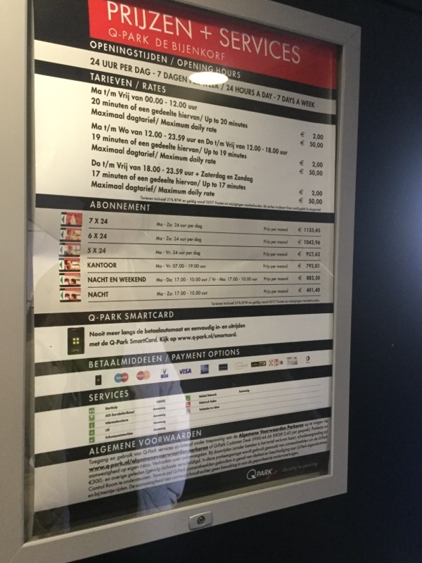 Street view of De Bijenkorf