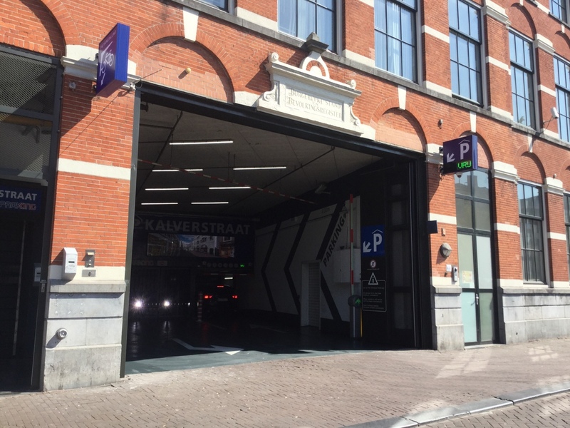 Street view of Kalverstraat