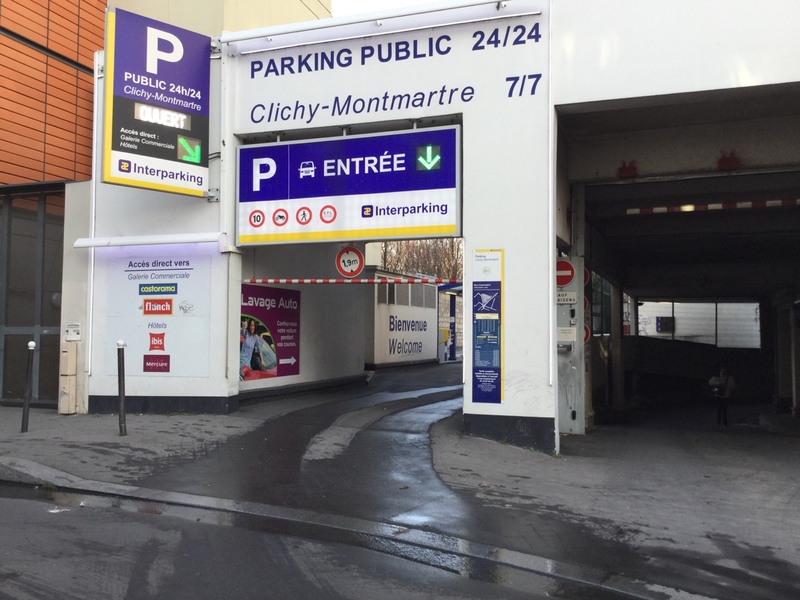 Street view of Clichy-Montmarte