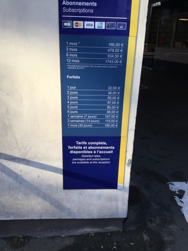 Street view of Clichy-Montmarte