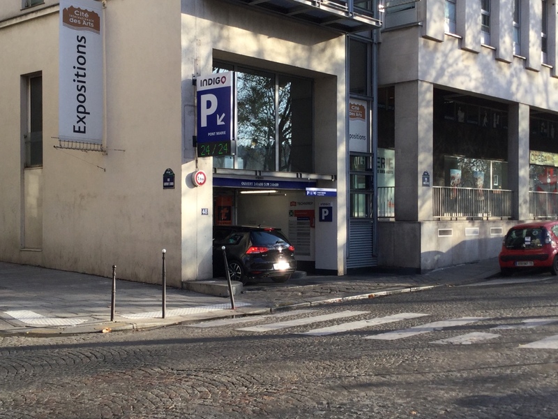 Street view of Parking Pont Marie