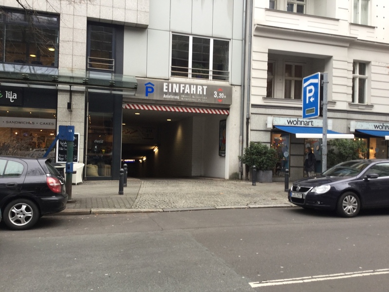 Street view of Parkhaus Kempinski Plaza