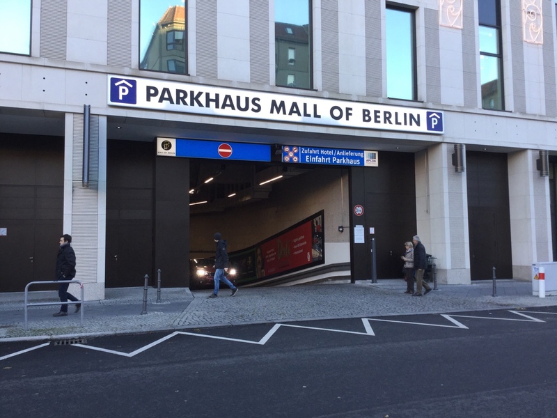 Street view of Parkhaus Mall of Berlin