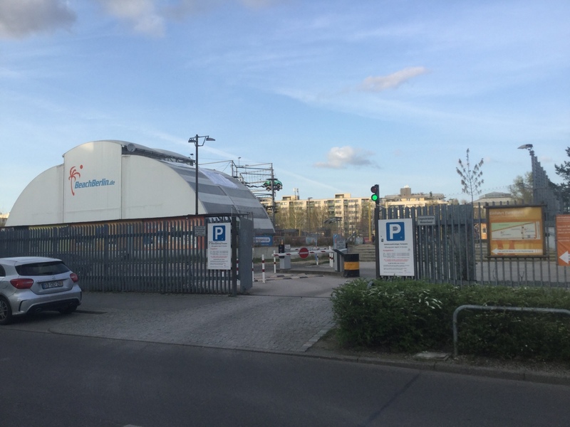 Street view of Gebührenplichtiger Parkplatz