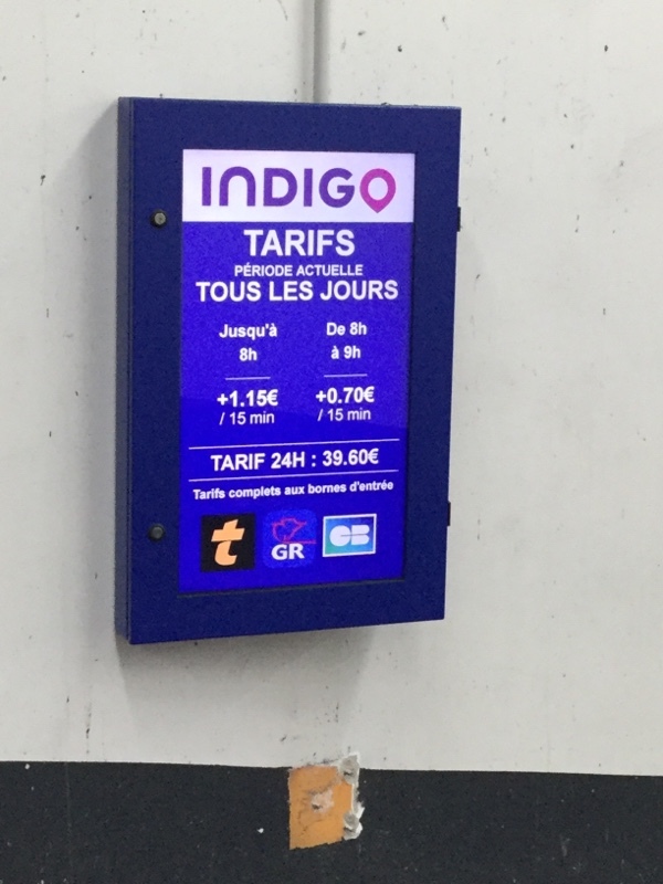 Street view of Haussmann C & A