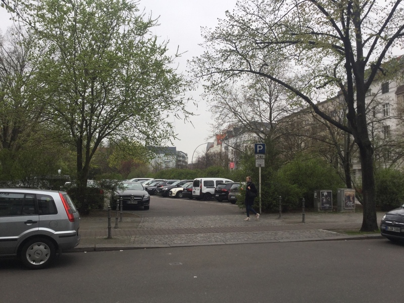Street view of Olivaer Pl. Lot