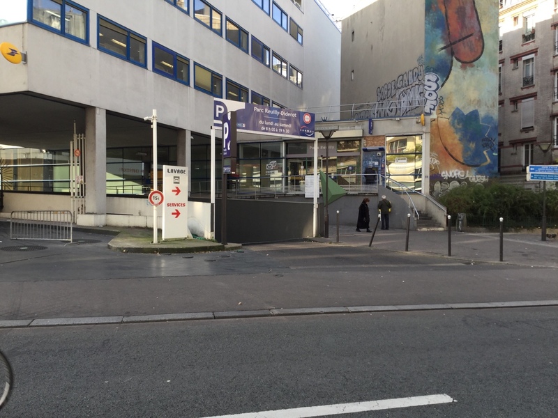 Street view of Reuilly- Diderot