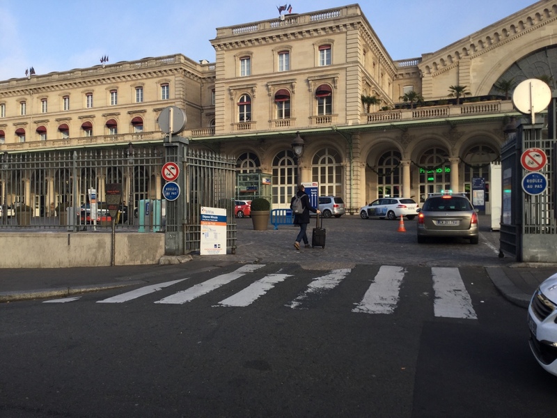 Street view of Dépose Minute