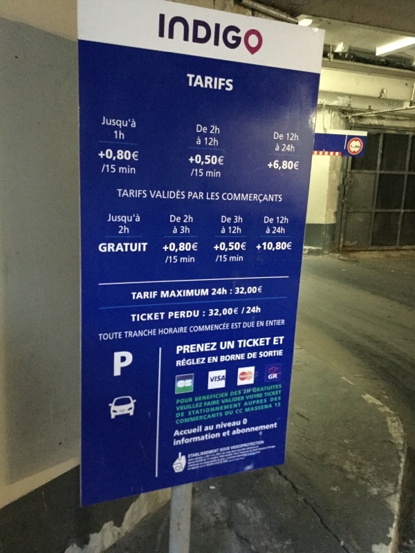 Street view of Centre Commercial