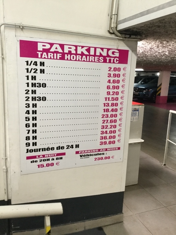 Street view of Claridge - Champs Elysees