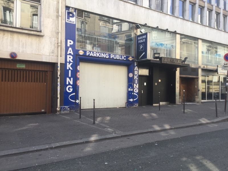Street view of Champs-Élysées