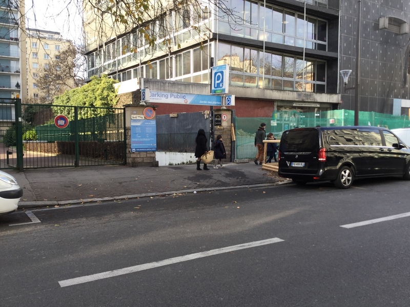 Street view of Jardin Des Plantes Car Park