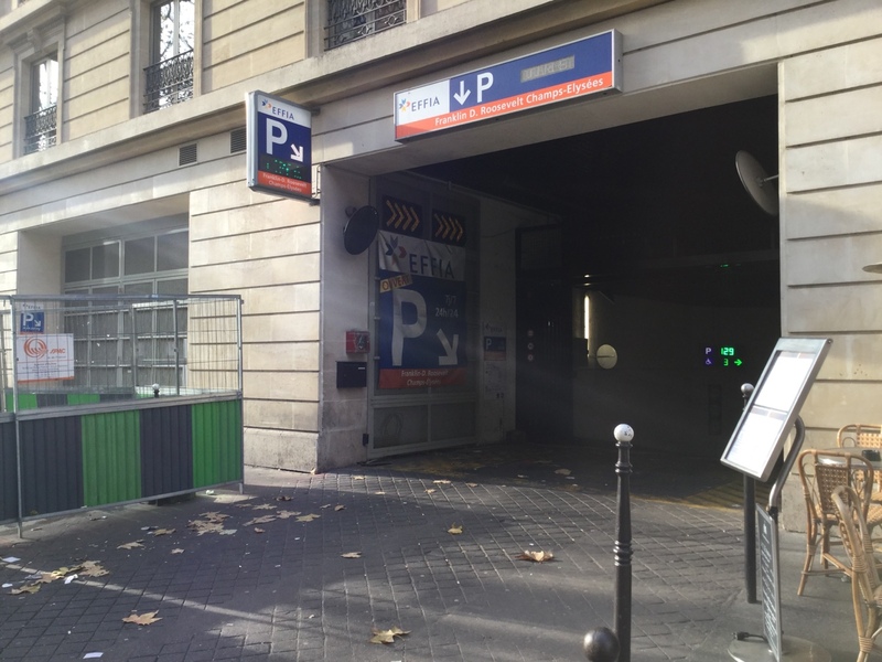 Street view of FD Roosevelt Champs Elysées
