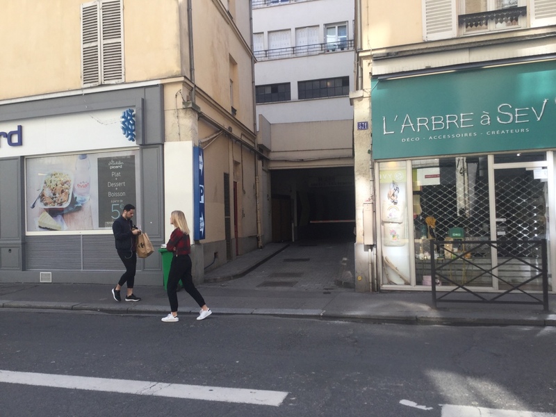 Street view of Parking Paris 371 Vaugirard