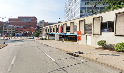 112 Washington Pl. Parking | BestParking