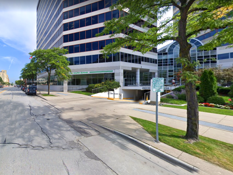 330 E. Kilbourn Ave. Garage