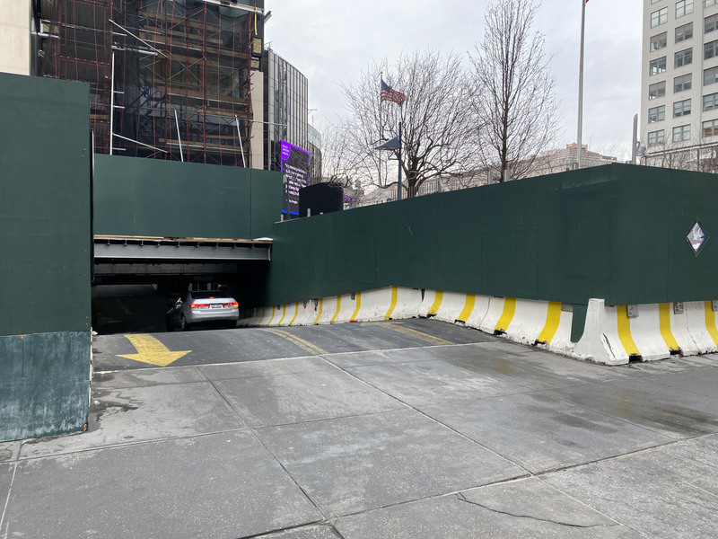 272 W. 34th St. Parking ParkWhiz