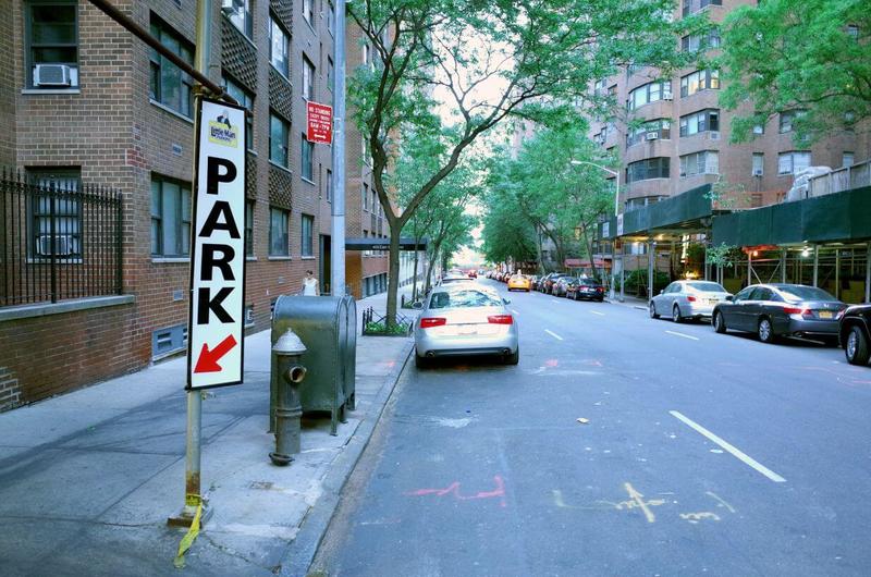 Street view of LittleMan Parking