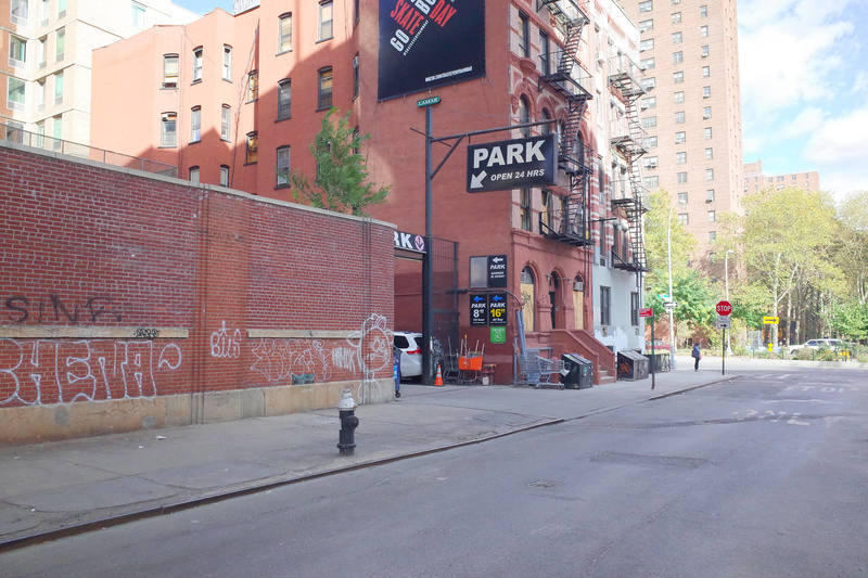 Street view of Select Garages