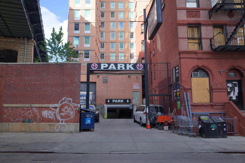 Street view of Select Garages