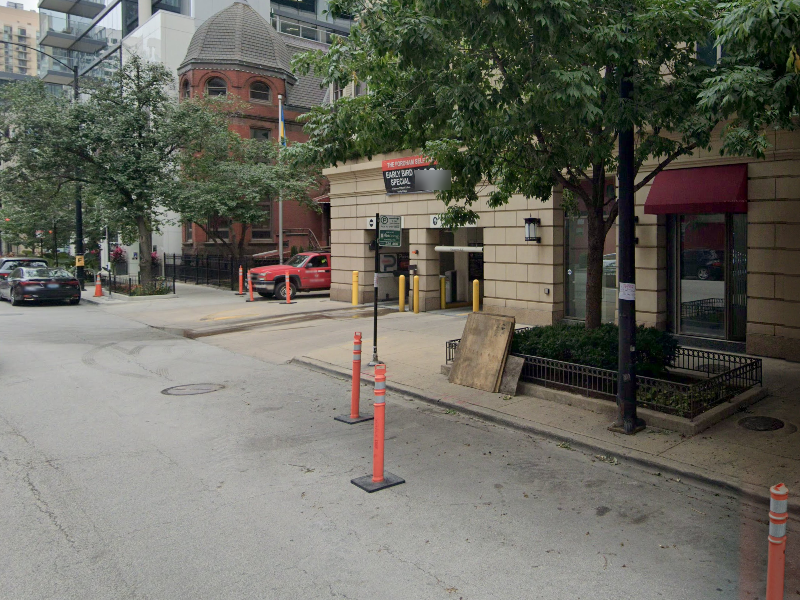 Best Car Park – Car Parking Chicago – 150 East Huron Street